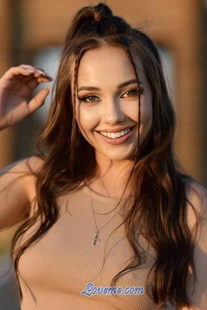 204845 - Alina Age: 20 - Russia