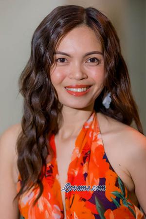212330-Anne Dominik