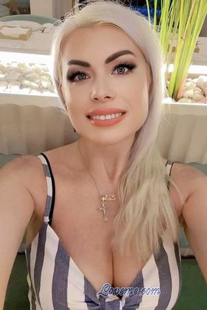 224368 - Elena Age: 42 - Moldova